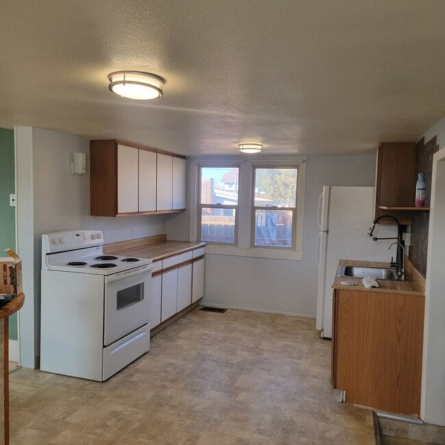 Photo - Spacious 2-bedroom Home in Lewistown