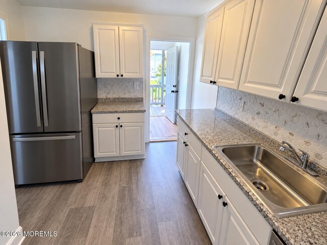 209 Dewitt Ave Unit 1