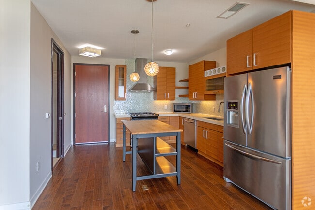 1BR, 1BA, Loft - 756SF