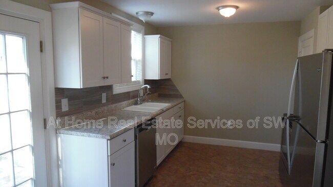 Photo - 1913 S Dollison Ave