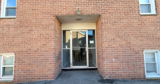 Right door access - 17 Cuozzo St Unit 4B