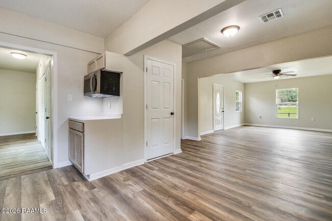Photo - 110 4th St