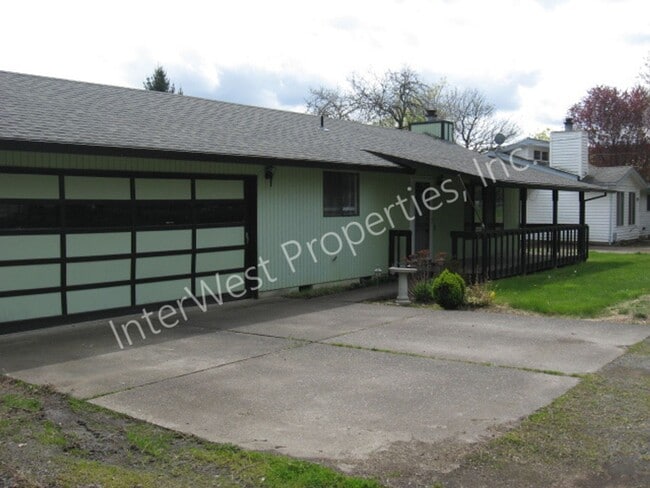 Building Photo - Ranch-Style Home in Beaverton with Fenced ...