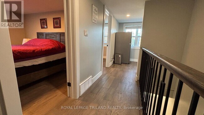 Photo - 325 George St Unit 1