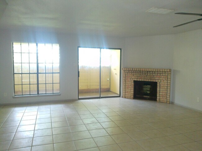 Photo - 2309 Capitan Dr