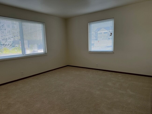 Photo - The Bergen Building