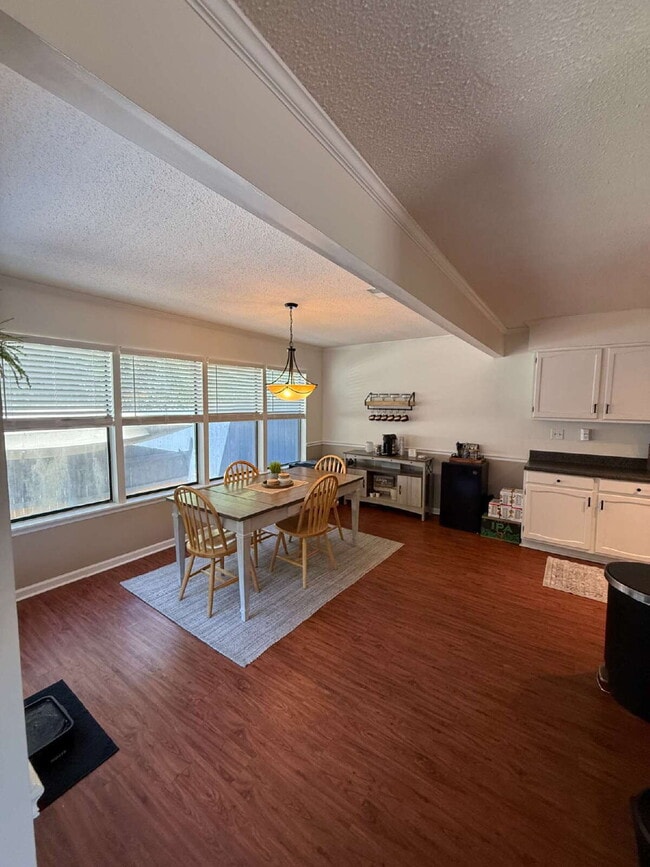 Photo - "Charming 3-Bedroom Townhouse Retreat in Beaufort - Spacious 1742 sq ft on Battery Lane!"