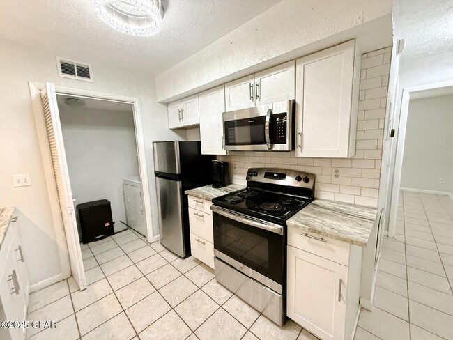 Photo - 4113 Holiday Dr Unit 102