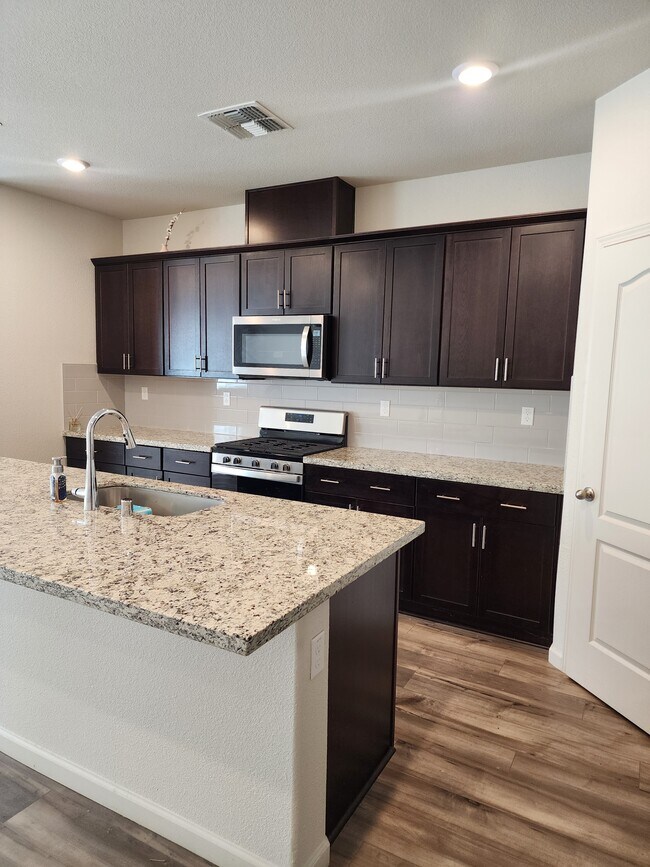 2136 Knotty Pine Way Rental House Rental in Plumas Lake, CA