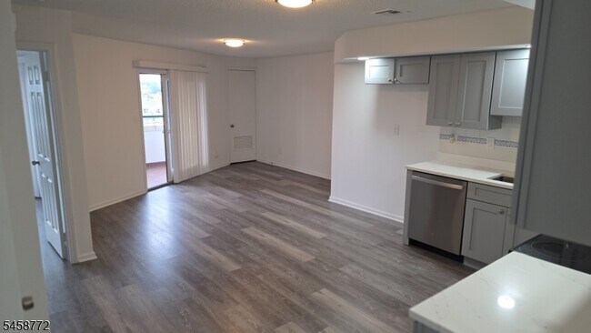 41 Wilson Ave Unit 4K