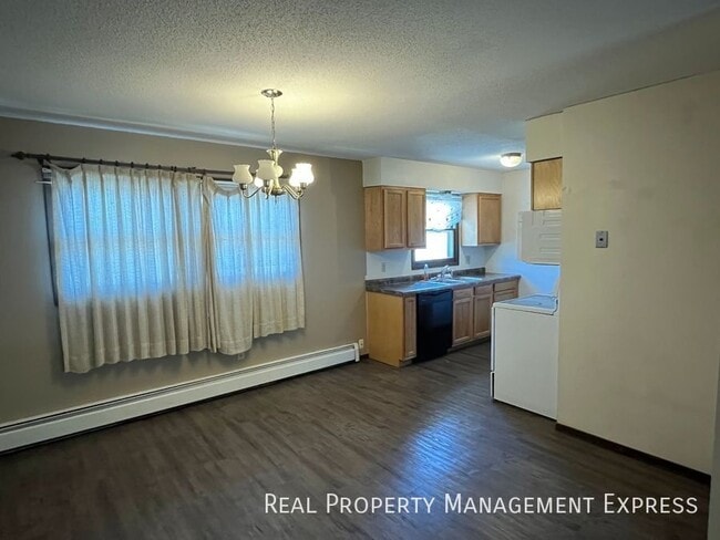 Photo - 2 Bedroom 1 Bath Duplex