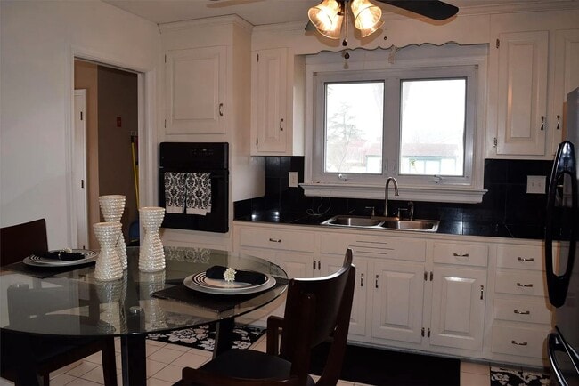 Photo - All brick rancher close to White Oak Mall and Richmond International Airport
