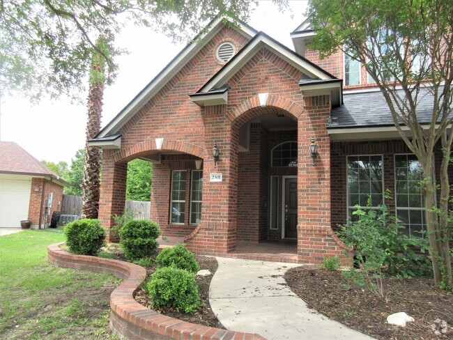 Building Photo - Large 4-bedroom with Office in the Estates... Rental