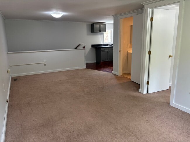 975 Sanders Cir