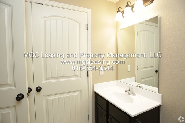 Photo - 132 Barberry Ln