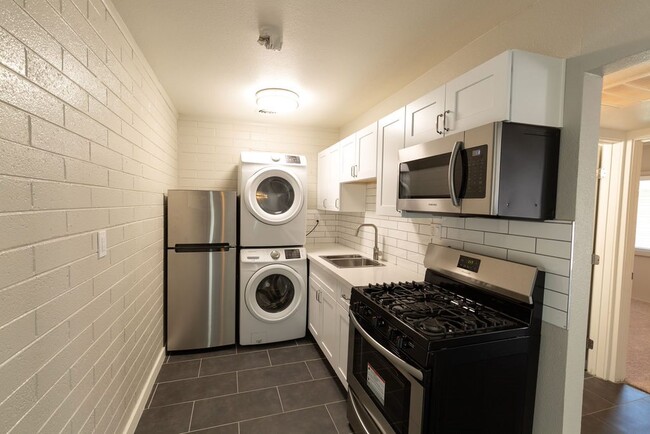 Kitchen 1x1 - Venture on Wilson Apartments