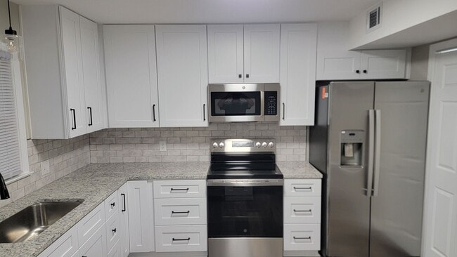 Photo - Beautifully Renovated North Raleigh Home – Prime Location!