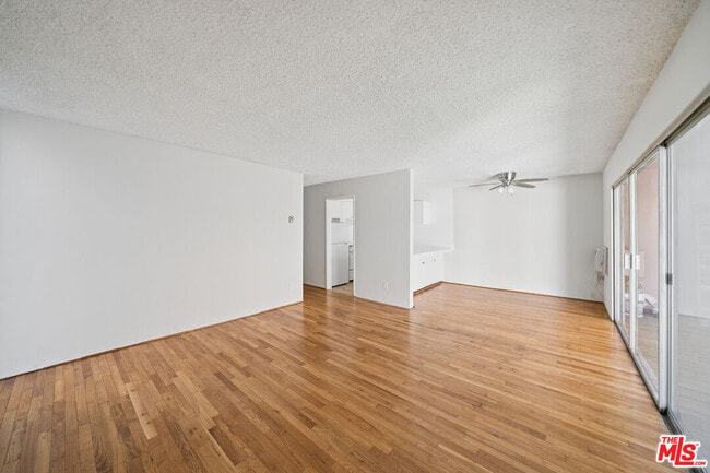 Photo - 7545 Hampton Ave Unidad 108