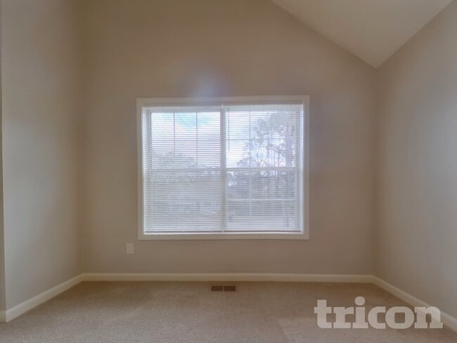 Photo - 5390 Springbrook Dr SW