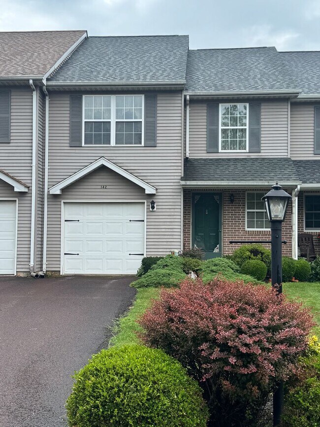 142 Bartlett Ct