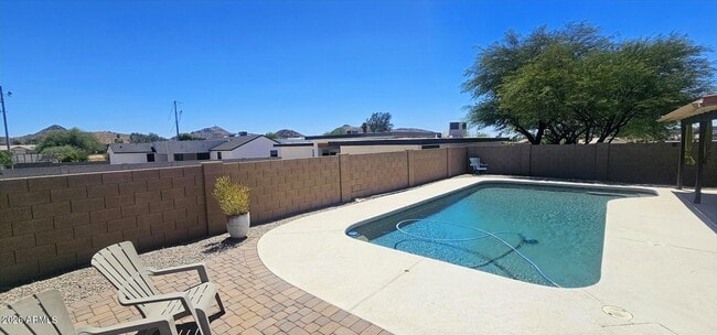 Photo - 1131 E Redfield Rd