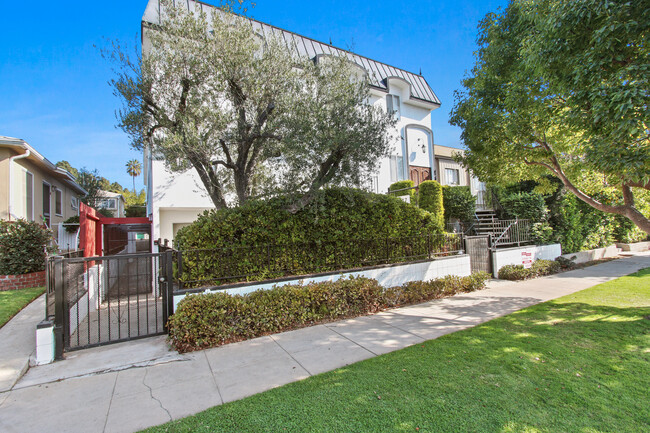 1037 10th Street in Santa Monica - North o... - 1037 10th Street in Santa Monica - North o... Apartamentos