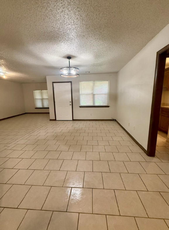 Photo - 952 NW 6th St