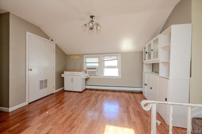 Photo - 13 Truxton Rd Unit Upper