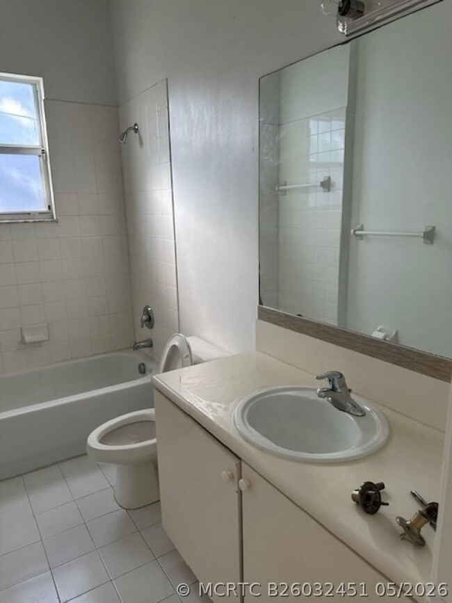 Photo - 1056 NE 39th Ave