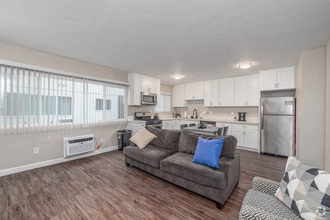 2BR, 2BA - 800SF - Living Room