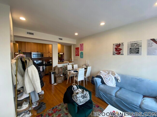 Photo - 69 Babcock St Unit 5