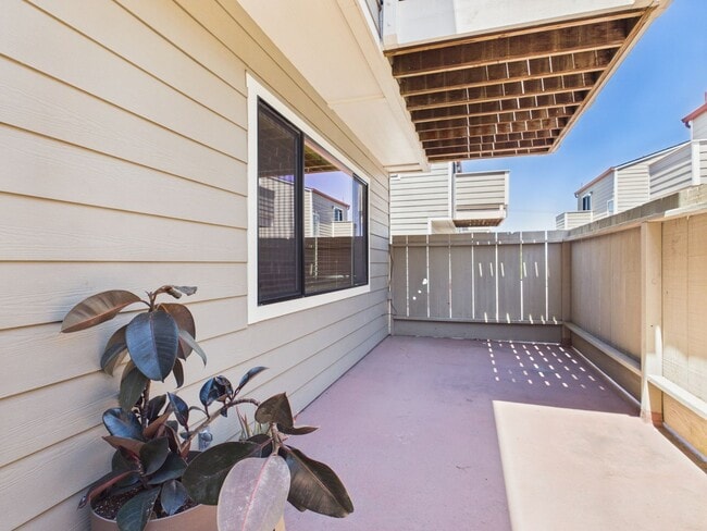 Photo - Sumaya Condo 2 Bed/2 bath with Fireplace. Includes washer and dryer