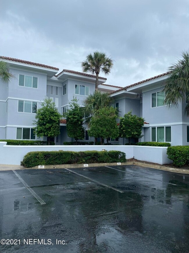 201 10th St N Unit 301