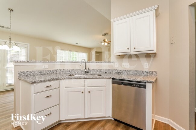 Photo - 3365 Lilliefield Ln