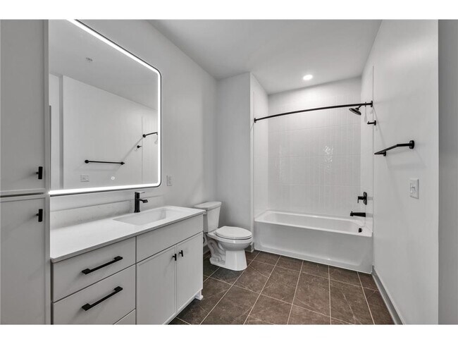 Photo - 640 Wisconsin Ave N Unidad 309