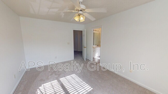 Photo - 1148 Academic Dr