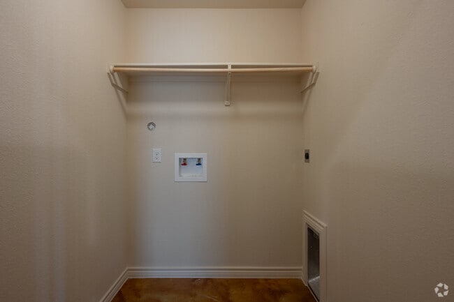 3BR, 2BA - 1,293SF - Laundry