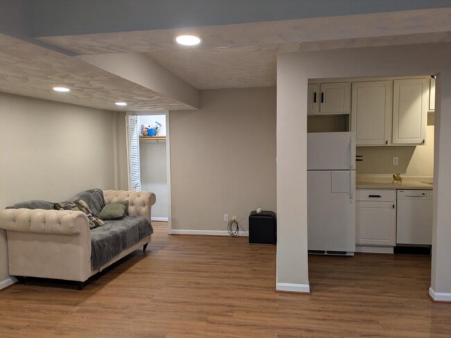 Photo - 4136 Queen Ave S Unidad 108