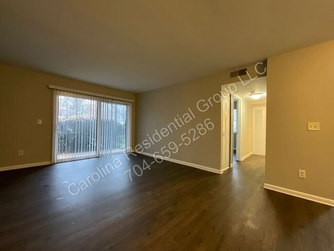 Photo - 238 Orchard Trace Ln