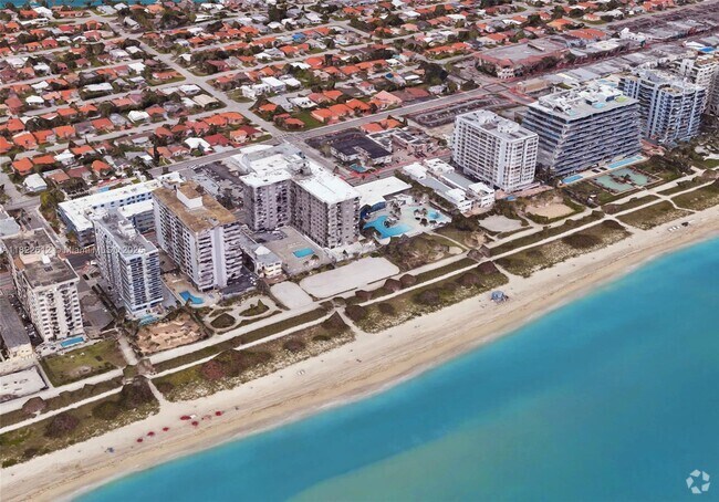 Building Photo - 9273 Collins Ave Unit 506 Rental