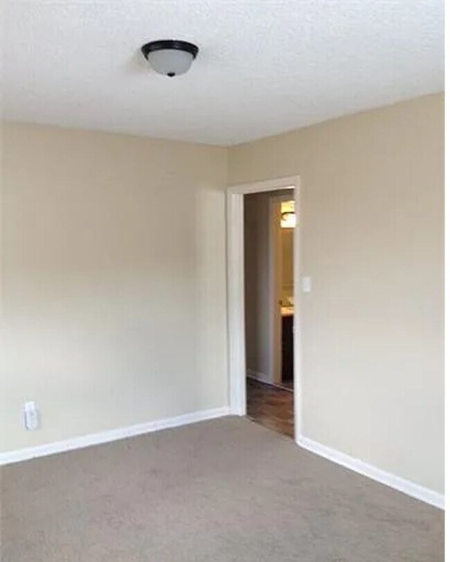 Photo - This lovely 2 bedroom 1 bath duplex is located in Stanley off Sifford Rd.