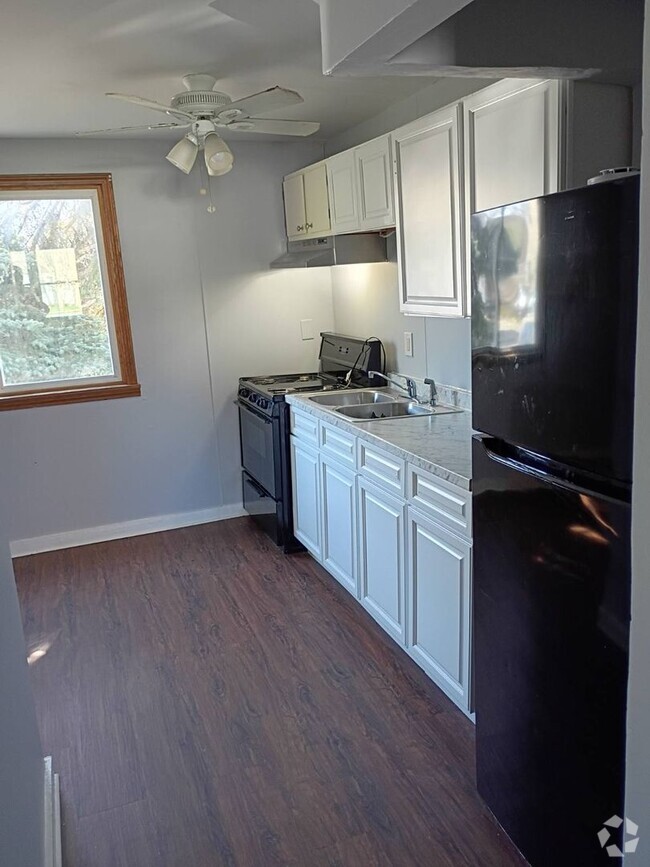 Building Photo - 65-67 Curwood Ct Unit 65 Rental