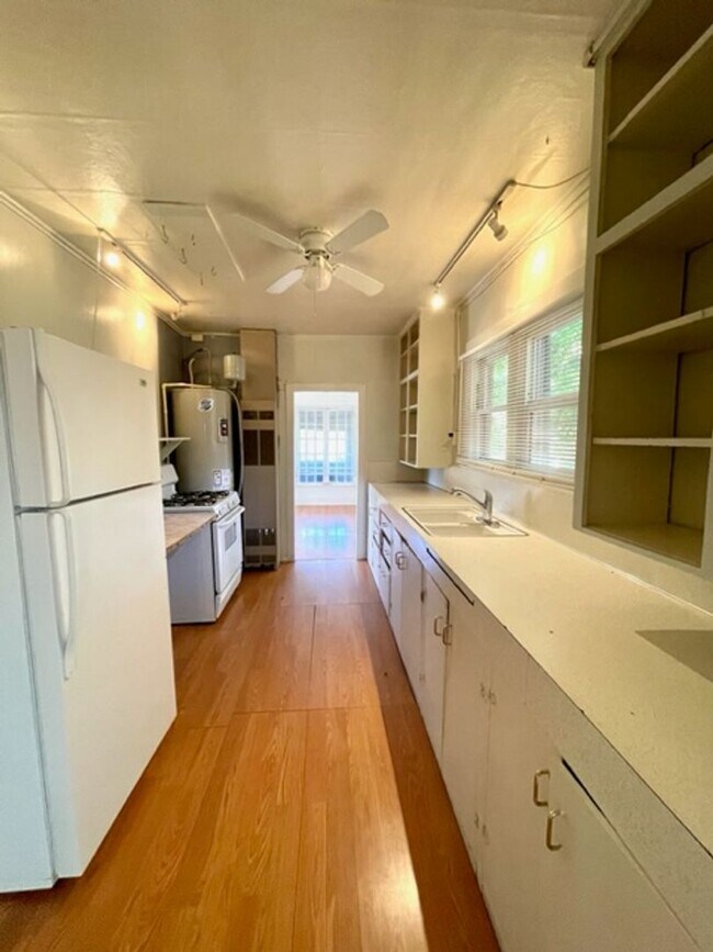 Westside Rustic Bungalow close to Drake Pa... House House Rental in