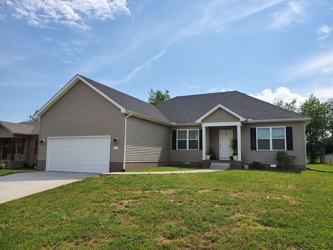 Building Photo - 3 Bedroom, 2 Bath, 2 Car Garage Rental