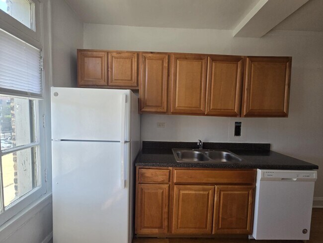Photo - 909 Elmwood Ave Unit O3