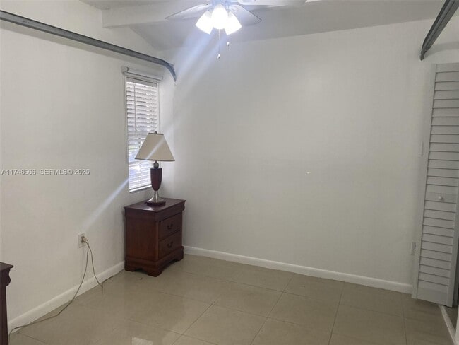 Photo - 2141 N 58th Ave