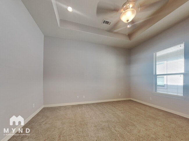 Photo - 3838 Center St