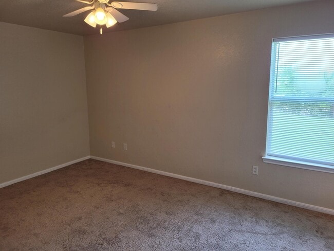 Photo - 4604 Acorn Creek Trail