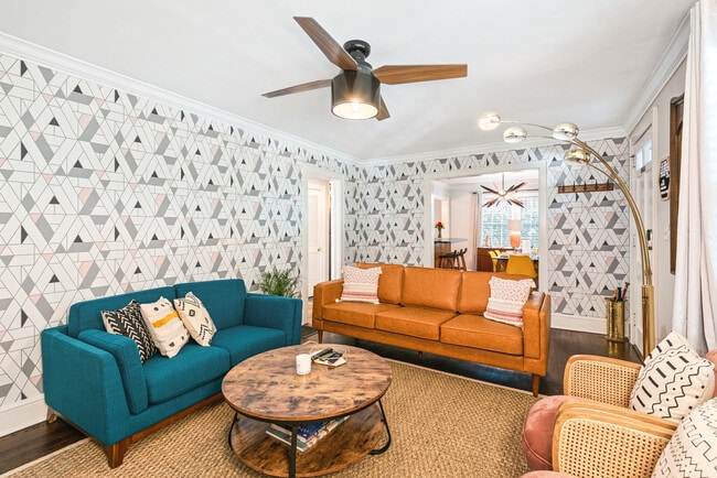 Photo - 919 Gilbert St SE