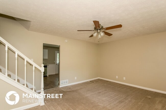 Photo - 684 Lookout Ct NW